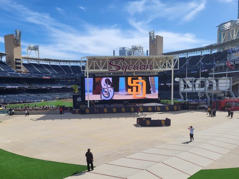 Lawsuit-Still-Pending-Over-Loud-Gallagher-Square-Concerts