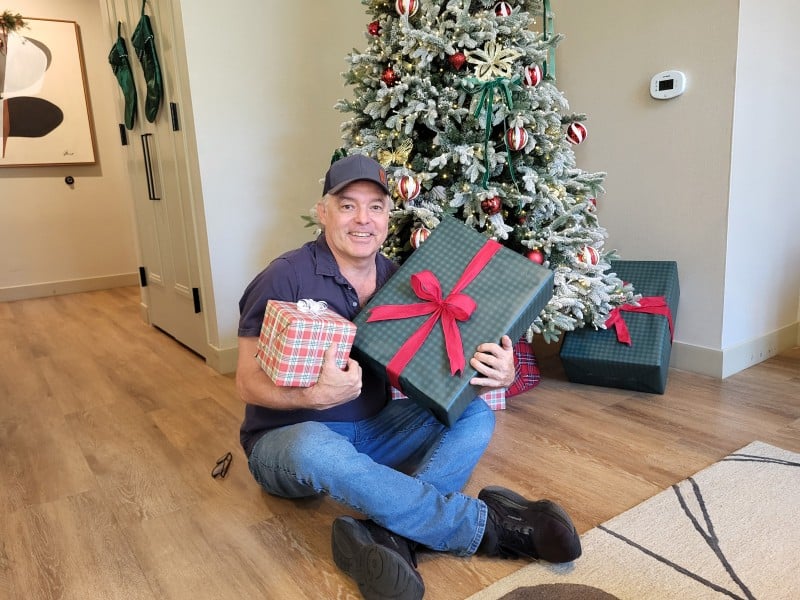 Hilton-San-Diego-Gaslamp-Quarter-Christmas-Decorated-Guest-Room