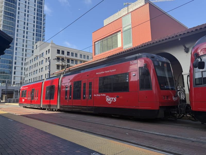 Explore-Downtown-San-Diego-Green-Line-Trolley
