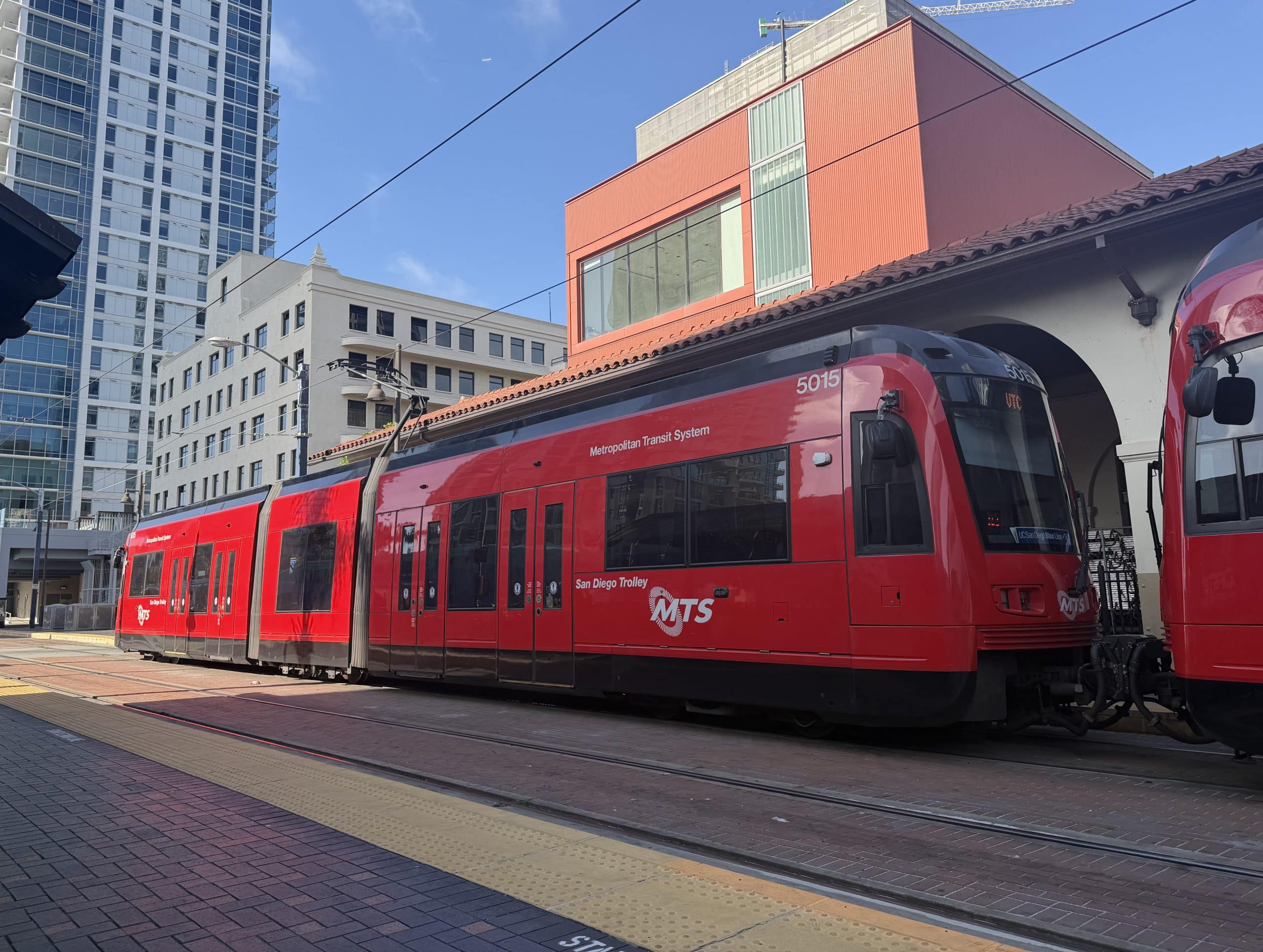 Explore-Downtown-San-Diego-Green-Line-Trolley