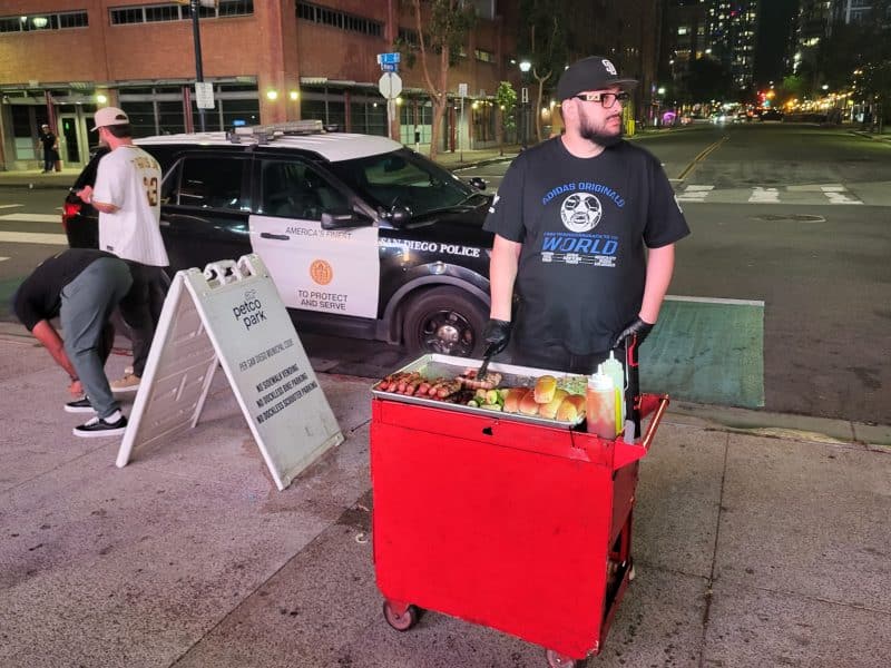 Illegal-Street-Food-Vendor-Downtown-San-Diego